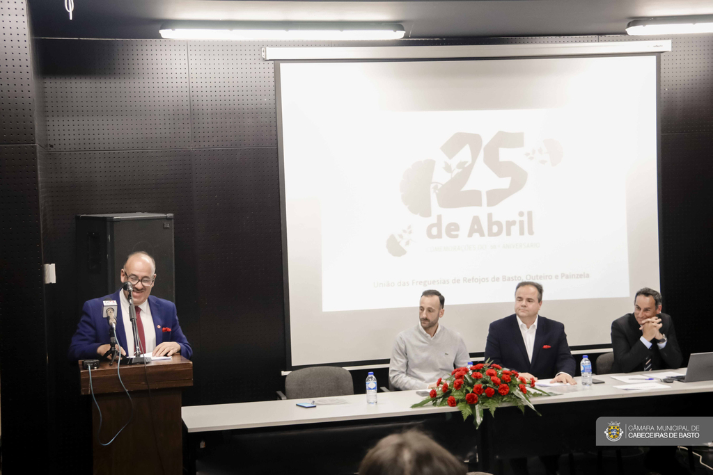 Junta de Freguesia de Refojos, Outeiro e Painzela celebrou Abril com sessão evocativa