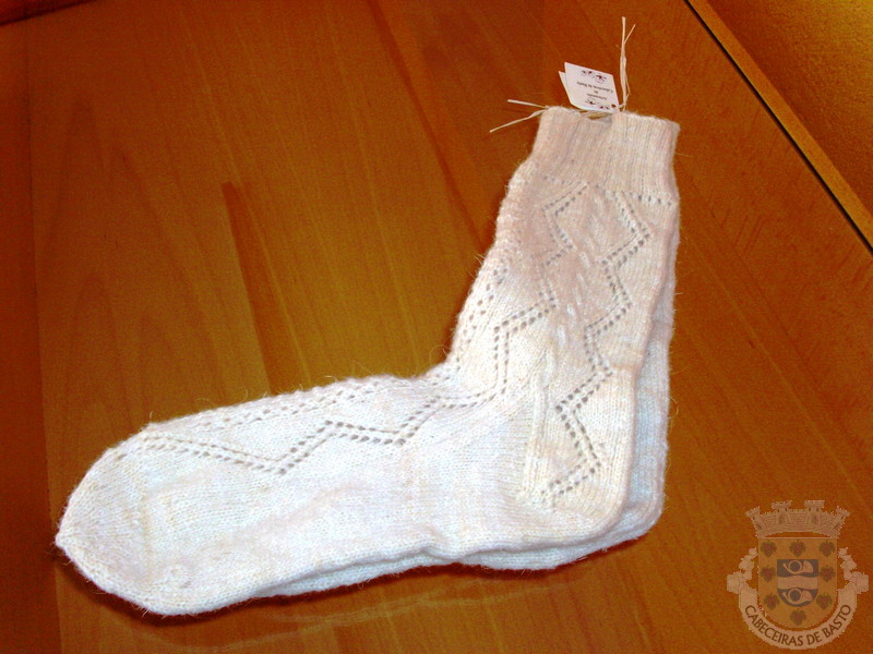 artesanato em lÆ - meias tradicionais (2).jpg