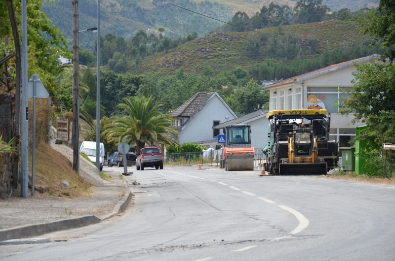 Obra de repavimentação da Rua Francisco Botelho