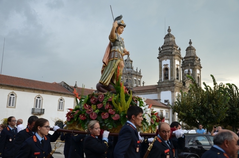 Grandiosa Procissão em honra de S. Miguel