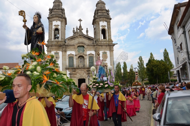 Grandiosa Procissão em honra de S. Miguel