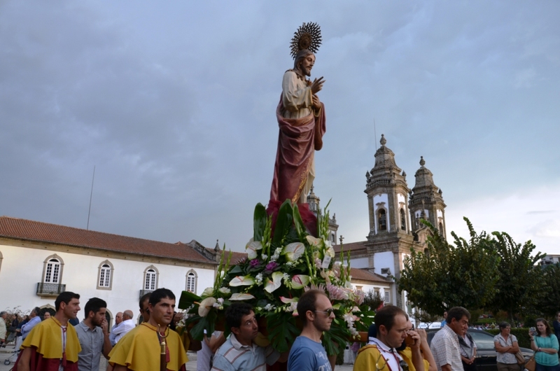 Grandiosa Procissão em honra de S. Miguel