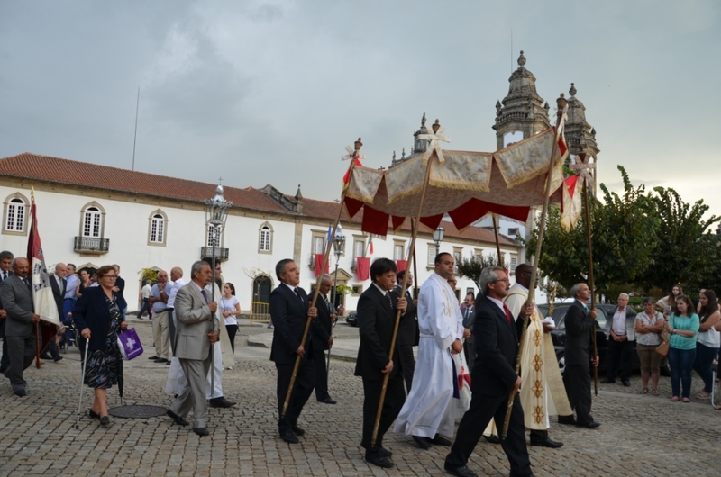 Grandiosa Procissão em honra de S. Miguel