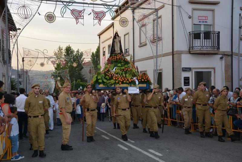 Procissão em Honra da Senhora dos Remédios