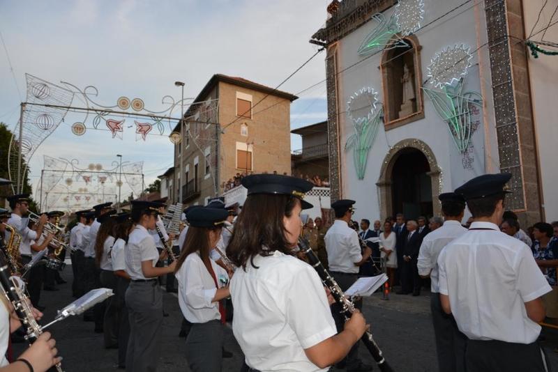 Procissão em Honra da Senhora dos Remédios