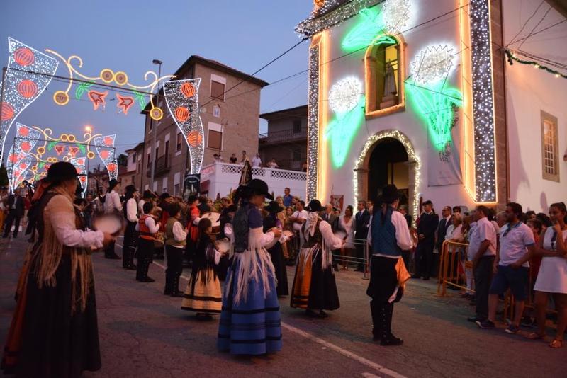 Procissão em Honra da Senhora dos Remédios