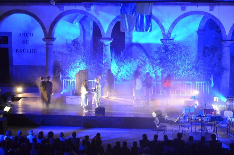  Teatro «A Primeira Viagem