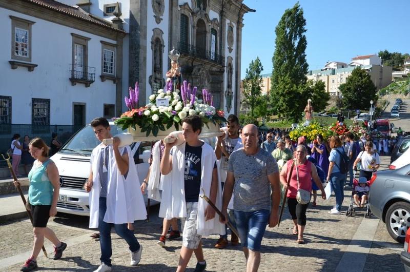 Procissão em honra de Nossa Senhora da Saúde