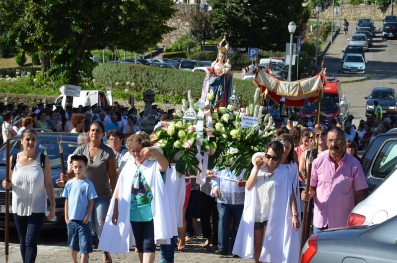 Procissão em honra de Nossa Senhora da Saúde