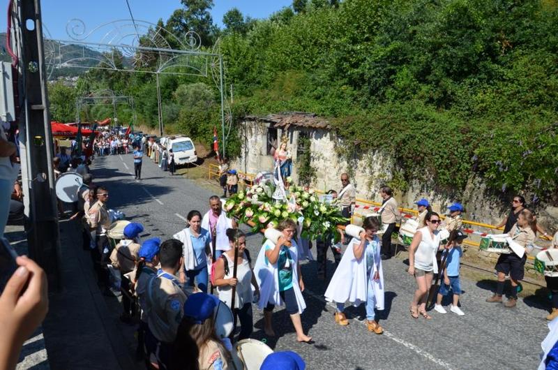 Procissão em honra de Nossa Senhora da Saúde