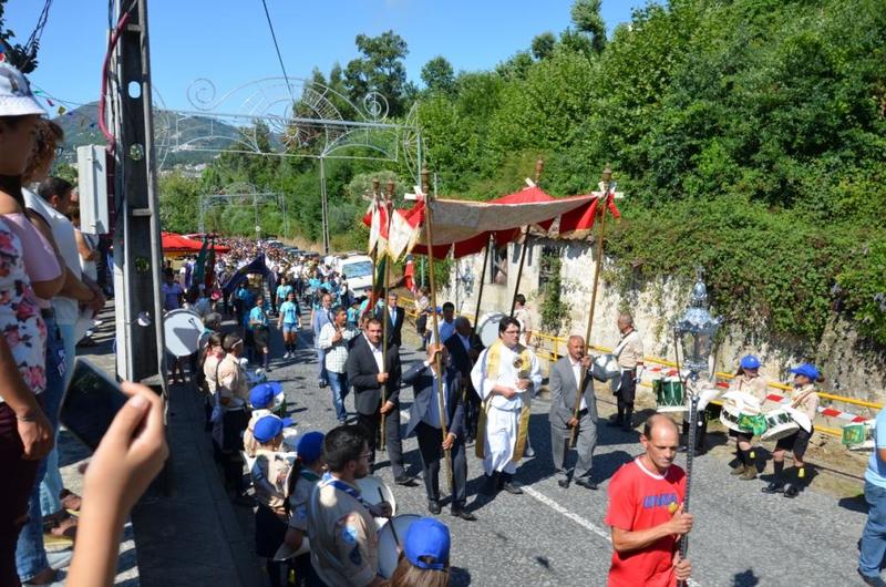 Procissão em honra de Nossa Senhora da Saúde