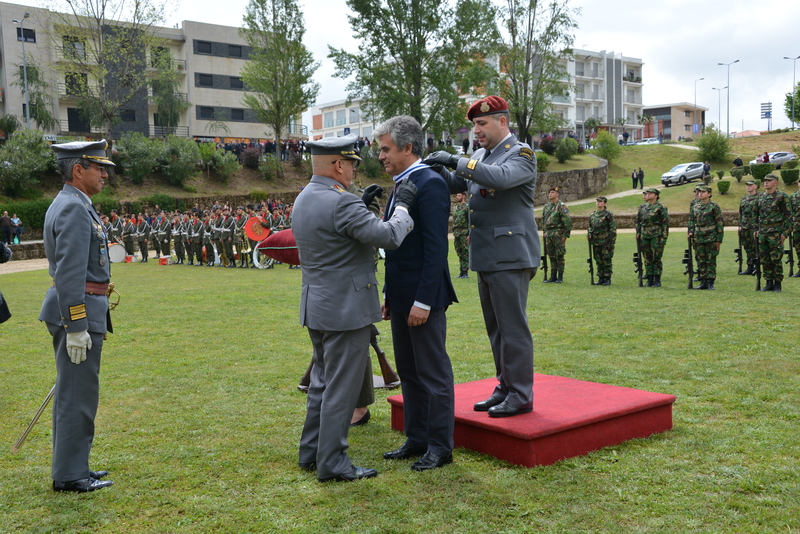 Leia mais sobre Presidente da Câmara condecorado com Medalha de D. Afonso Henriques