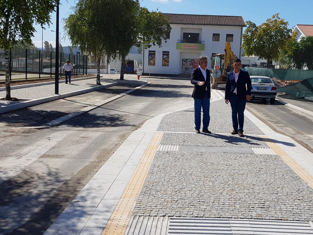 Leia mais sobre Presidente da Câmara visita obras do Campo do Seco