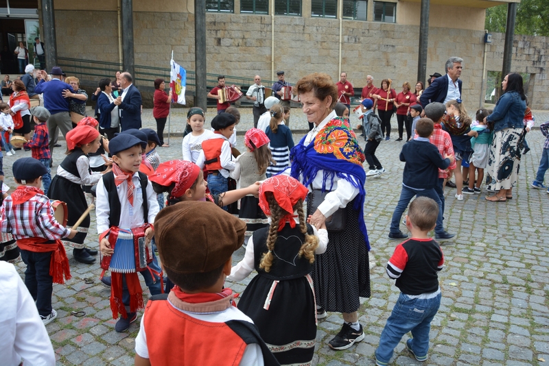 Leia mais sobre Grande animação no arranque da Feira e Festas de S. Miguel