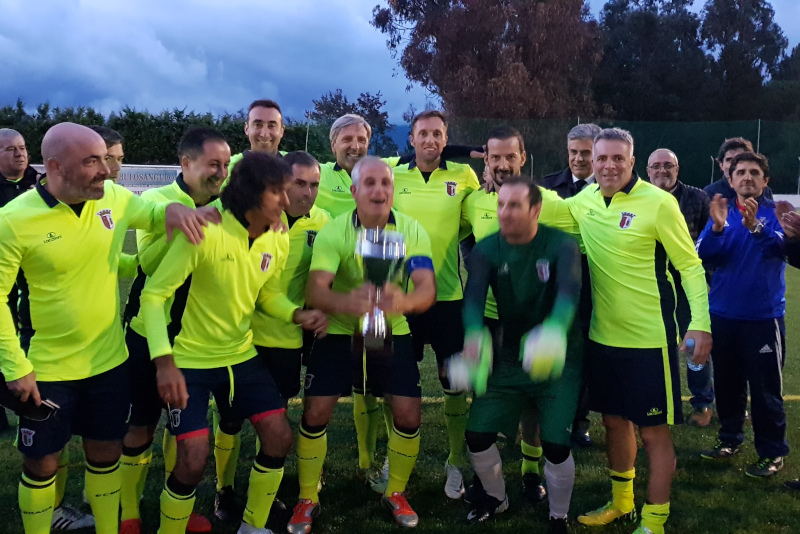 Leia mais sobre Presidente da Câmara na final do Torneio Internacional de Futebol Veterano