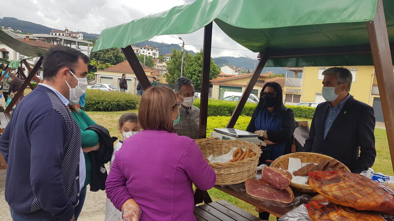 Presidente da Câmara visitou «Feirinha do Arco»