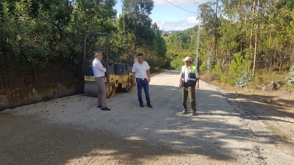 Estrada em Cavez