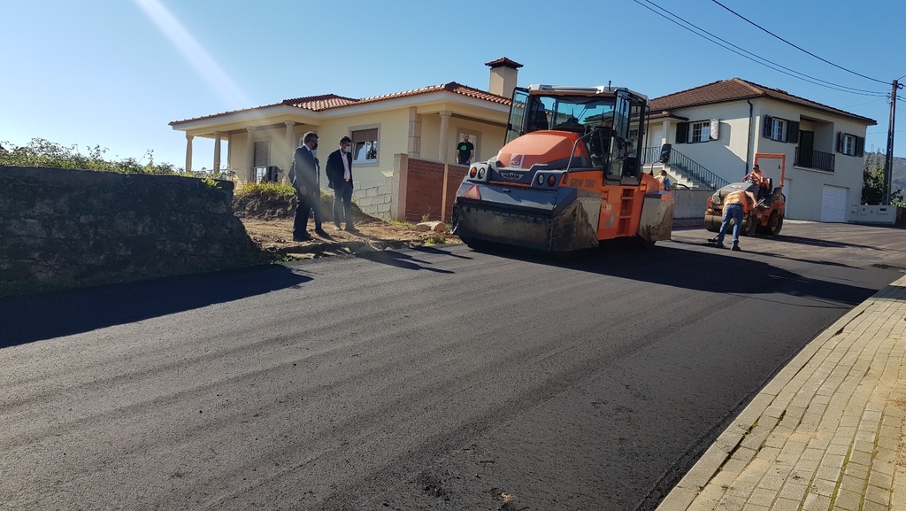 Pavimentação em Outeiro