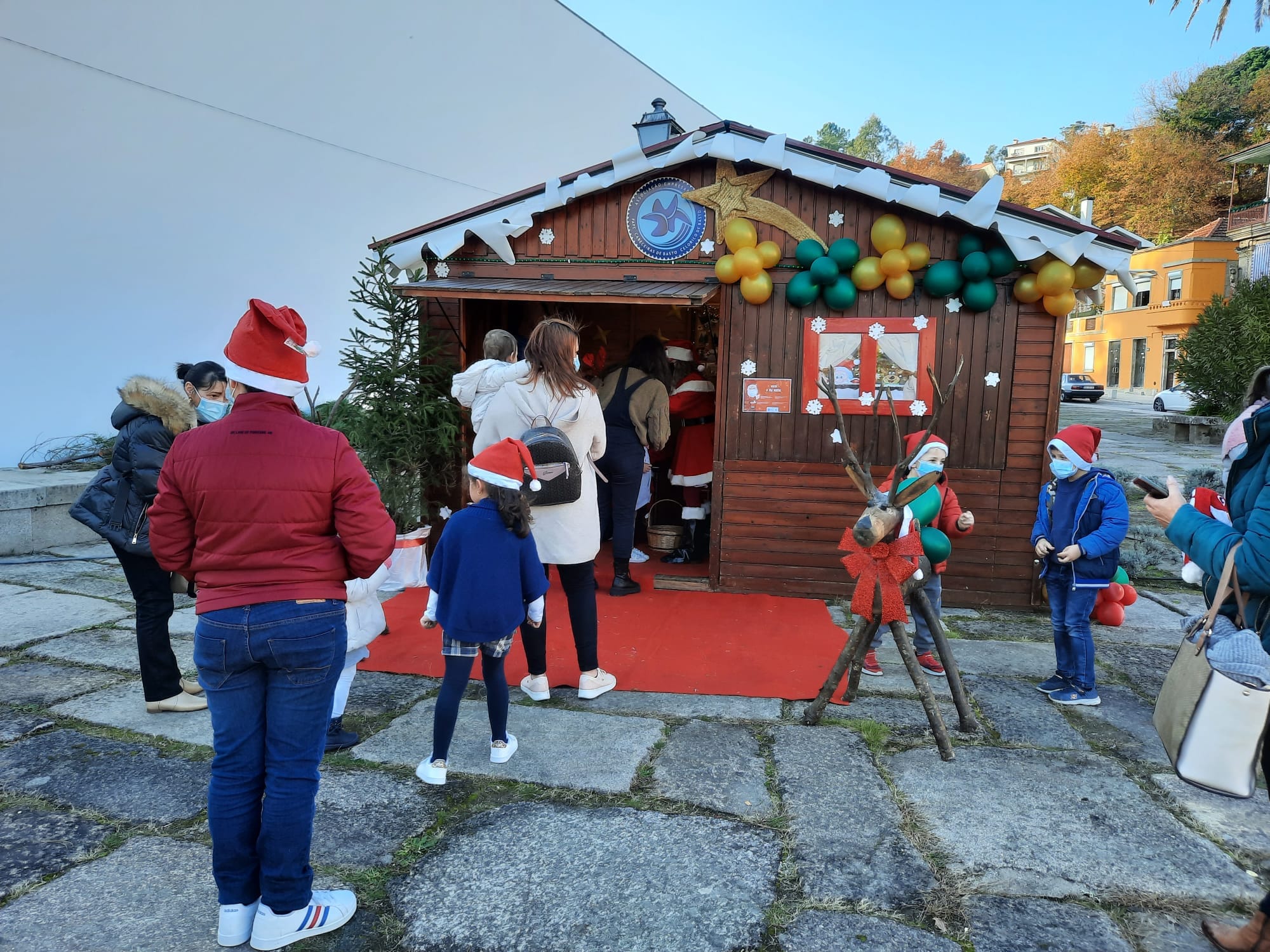 Parada de Natal e Mercadinho animaram Praça da República