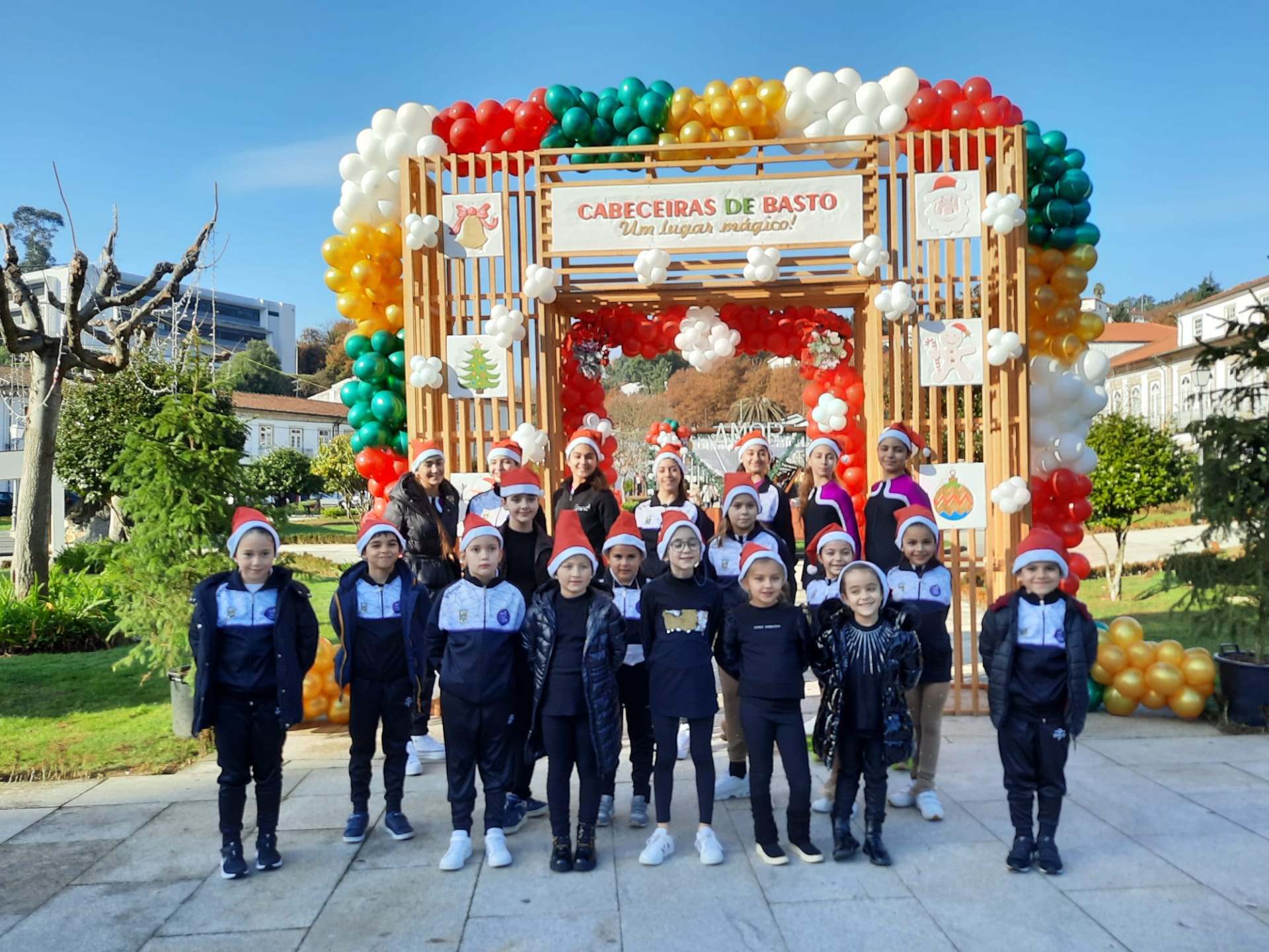Parada de Natal e Mercadinho animaram Praça da República