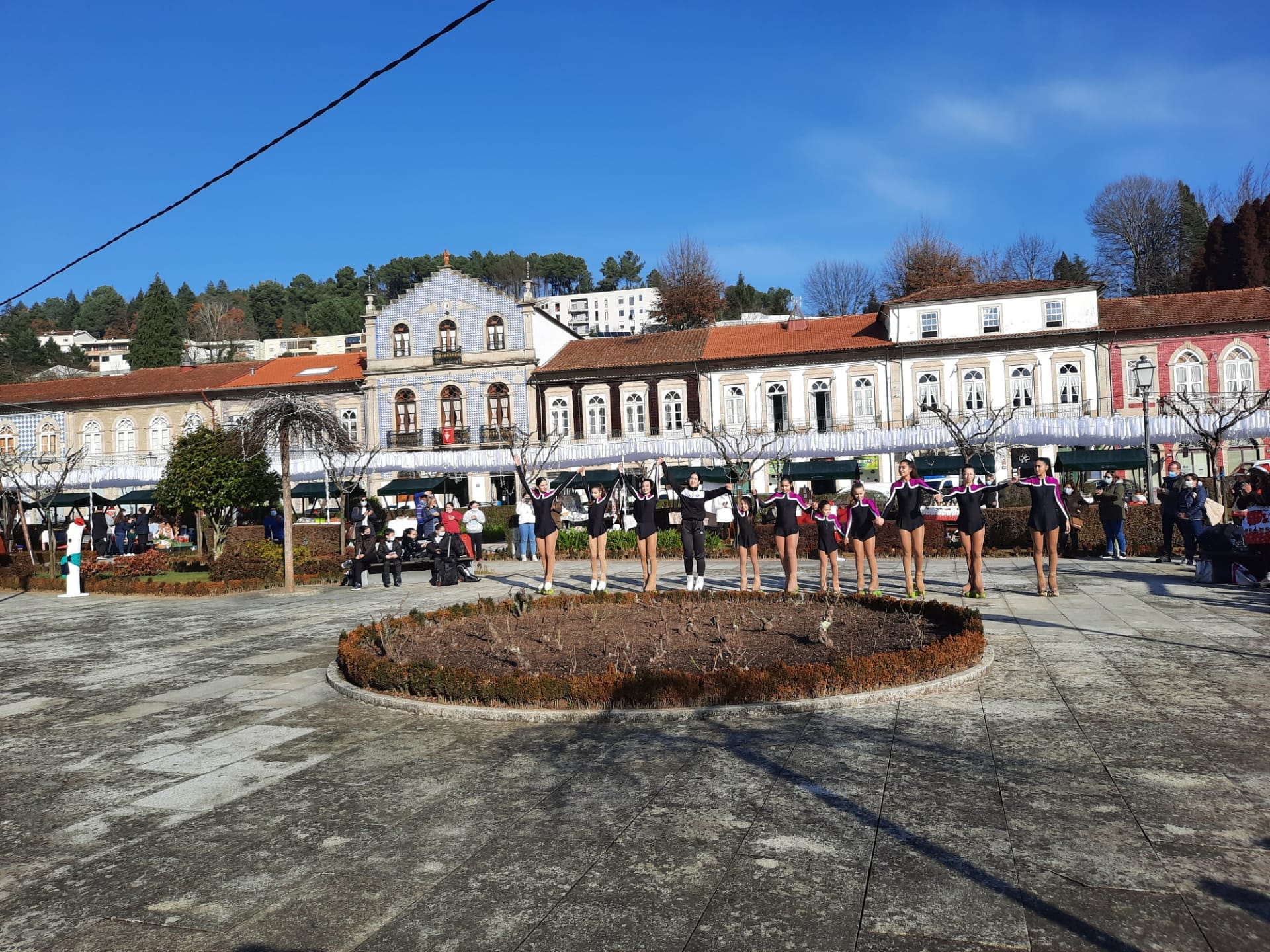 Parada de Natal e Mercadinho animaram Praça da República