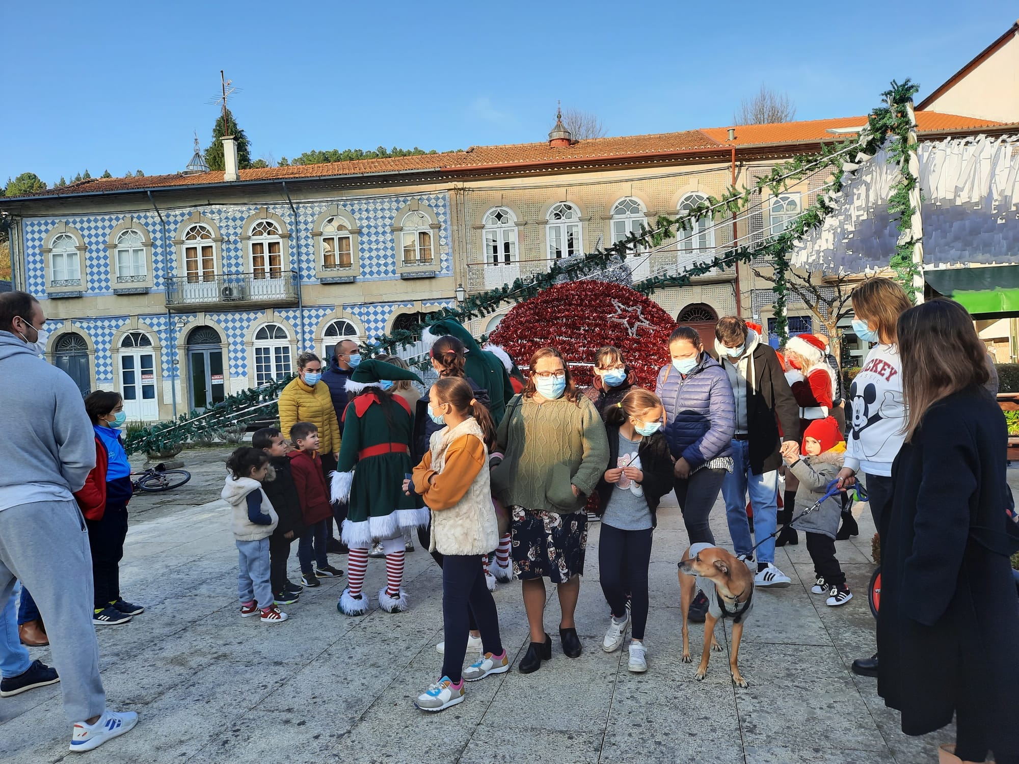 Parada de Natal e Mercadinho animaram Praça da República