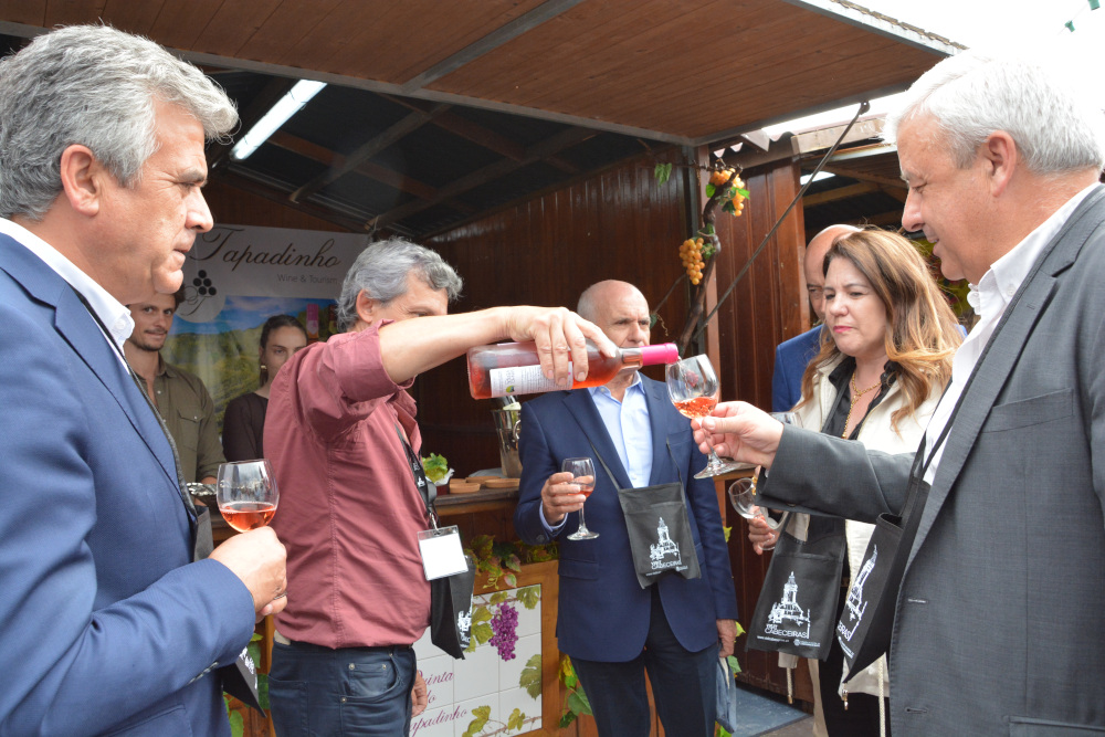 Leia mais sobre Quarenta expositores promovem vinho verde e produtos endógenos até domingo