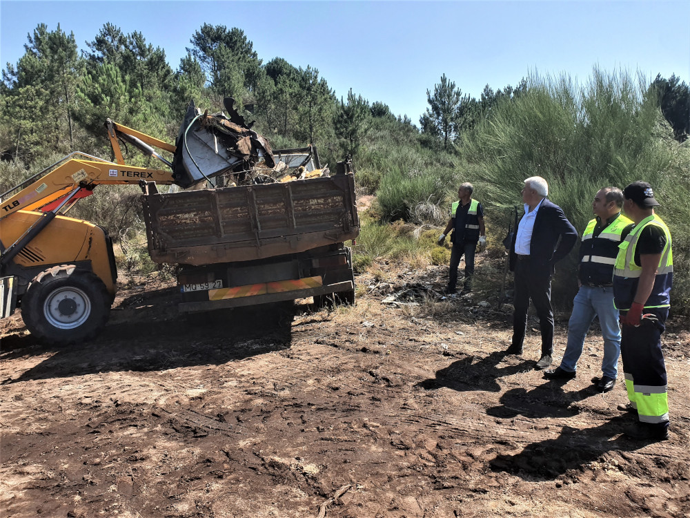 Leia mais sobre Câmara Municipal recolheu 20 toneladas de lixo em lixeiras clandestinas