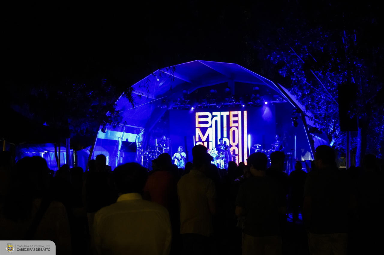 Centenas na Festa da Juventude no Parque do Rio