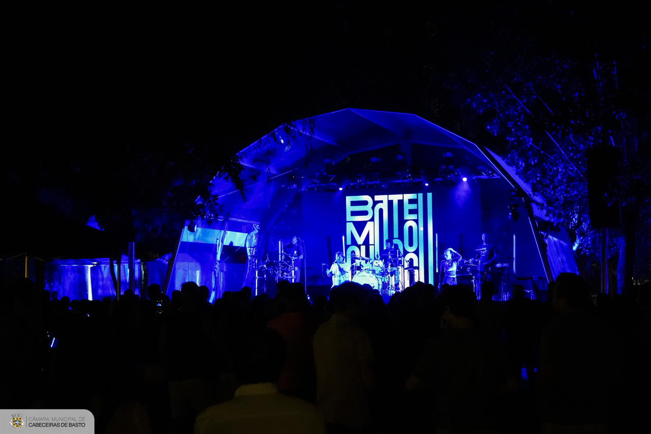 Centenas na Festa da Juventude no Parque do Rio