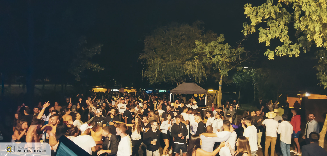 Centenas na Festa da Juventude no Parque do Rio
