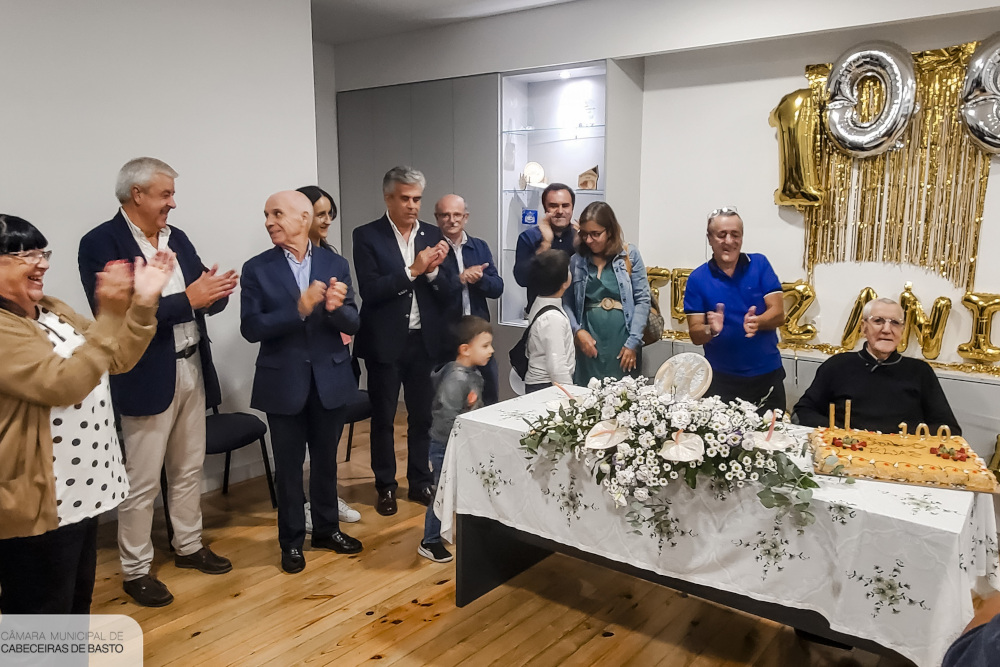 Leia mais sobre Presidente da Câmara na festa dos 100 anos de Elias