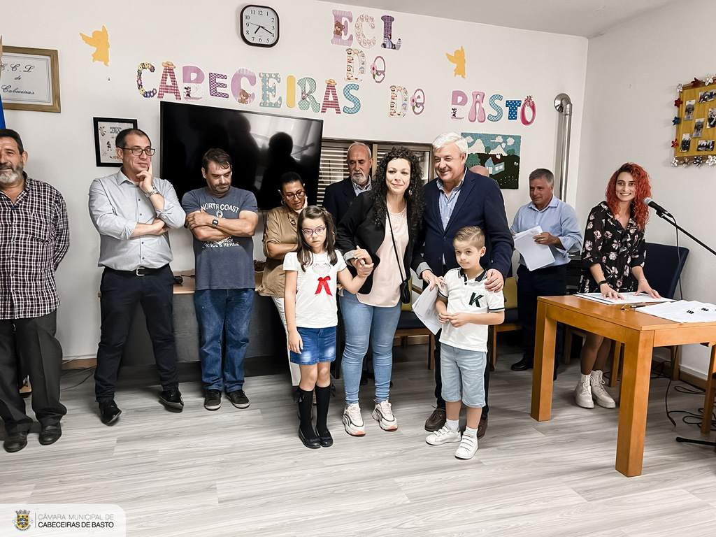 Leia mais sobre Vice-presidente da Câmara na entrega de apoios aos alunos de