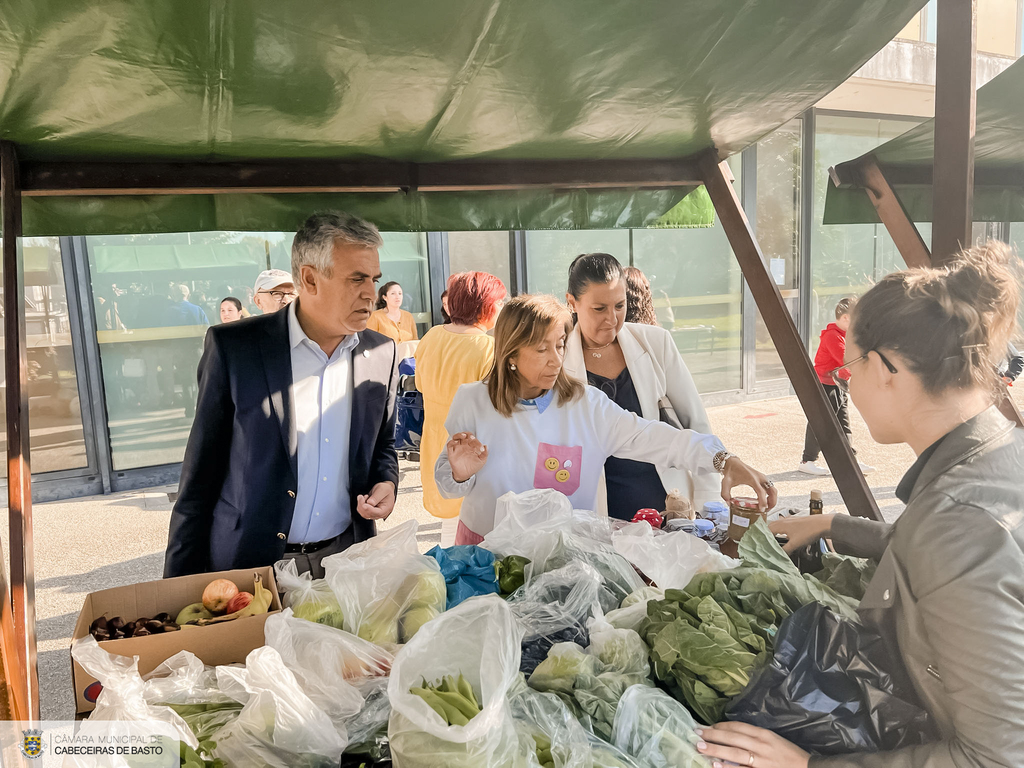 Leia mais sobre Presidente da Câmara na Feira de Outono da escola Joaquim