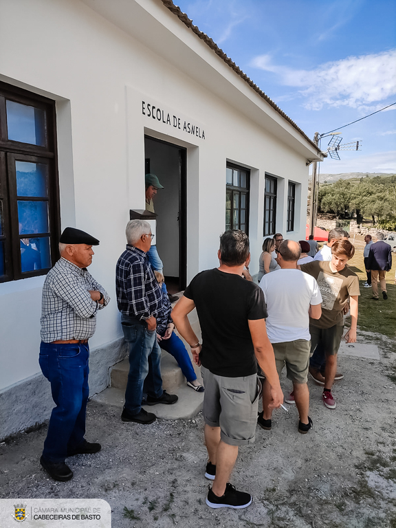 Antiga escola de Asnela