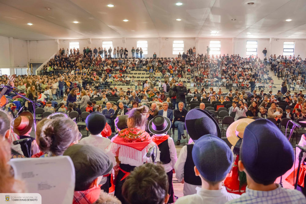 Reis das Escolas (en)cantaram no Pavilhão de Refojos