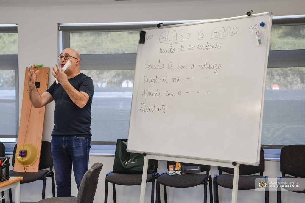 Do Lixo se faz Música