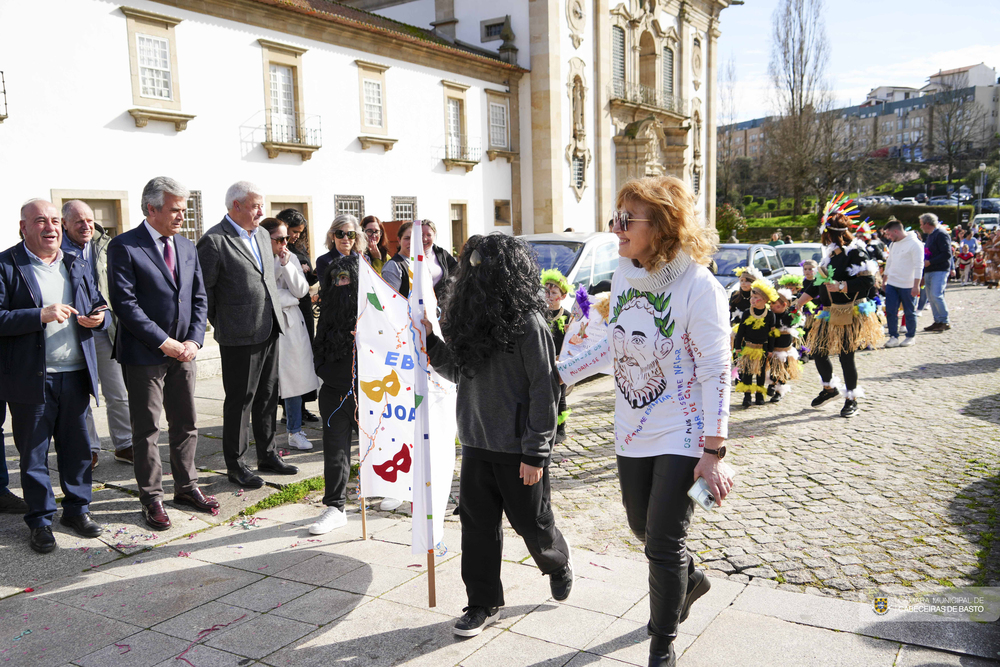 Leia mais sobre Desfile de Carnaval das Escolas animou ruas