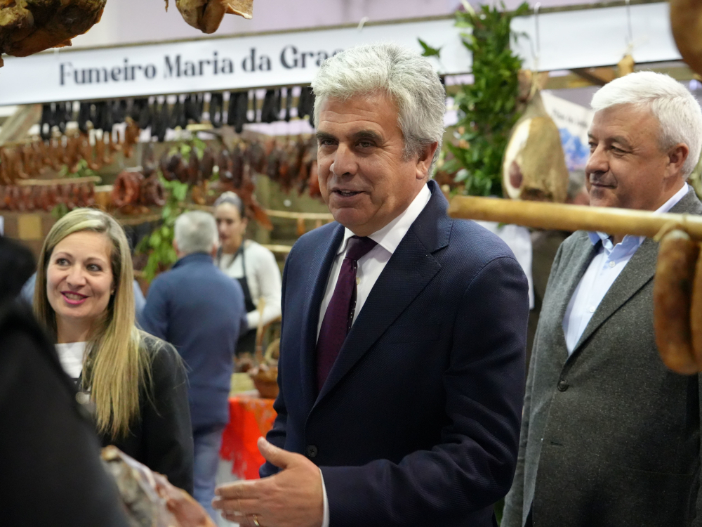 Leia mais sobre Presidente da Câmara inaugurou 27.ª Festa da Orelheira e do