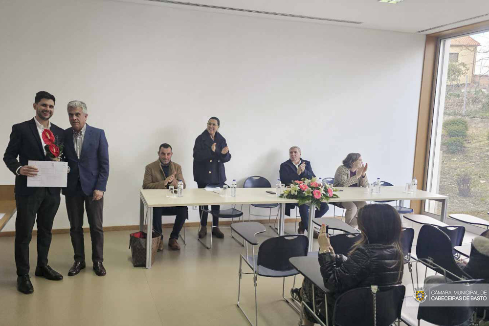 Leia mais sobre Entregues prémios aos vencedores do Concurso Literário Nacional e Quadras