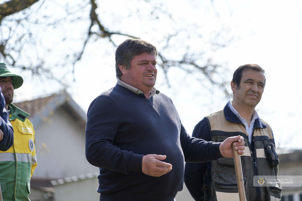 Bosque autóctone com lódão