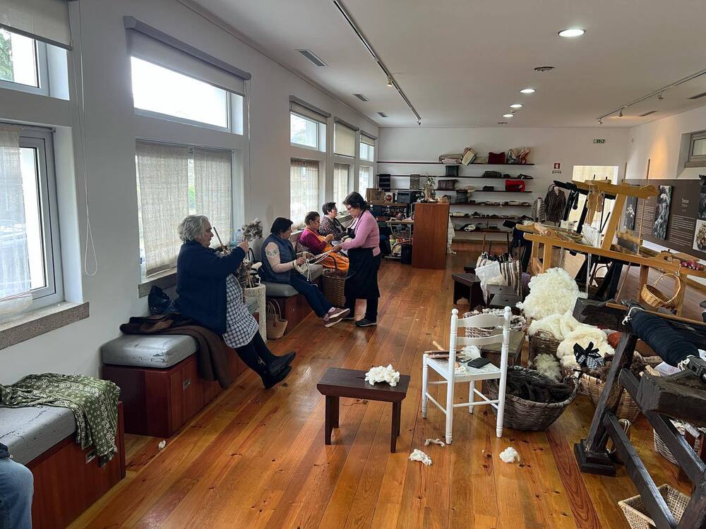 Leia mais sobre Vereadora da Cultura no workshop «Tinturaria em Lã» na Casa