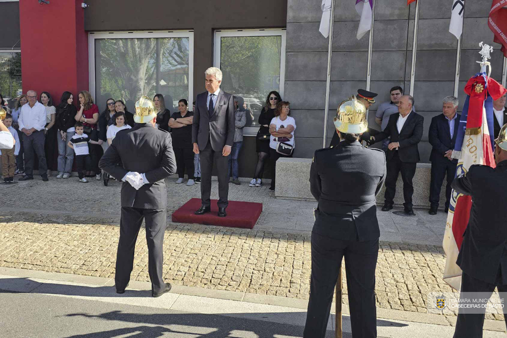 Leia mais sobre Presidente da Câmara no 76.º aniversário dos Bombeiros Cabeceirenses