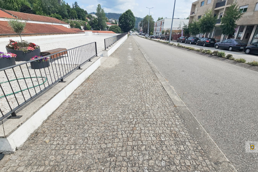 Leia mais sobre Repavimentação de passeio na Avenida Dr. Francisco Sá Carneiro