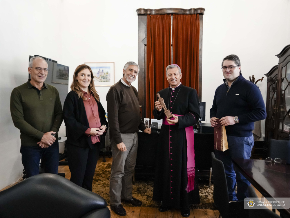 Leia mais sobre Presidente da Câmara recebeu Bispo Auxiliar da Arquidiocese de Braga