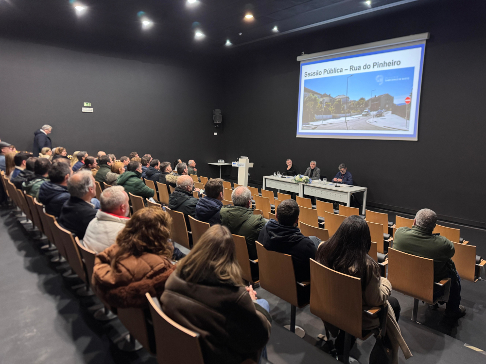 Rua do Pinheiro: alteração ao sentido de trânsito