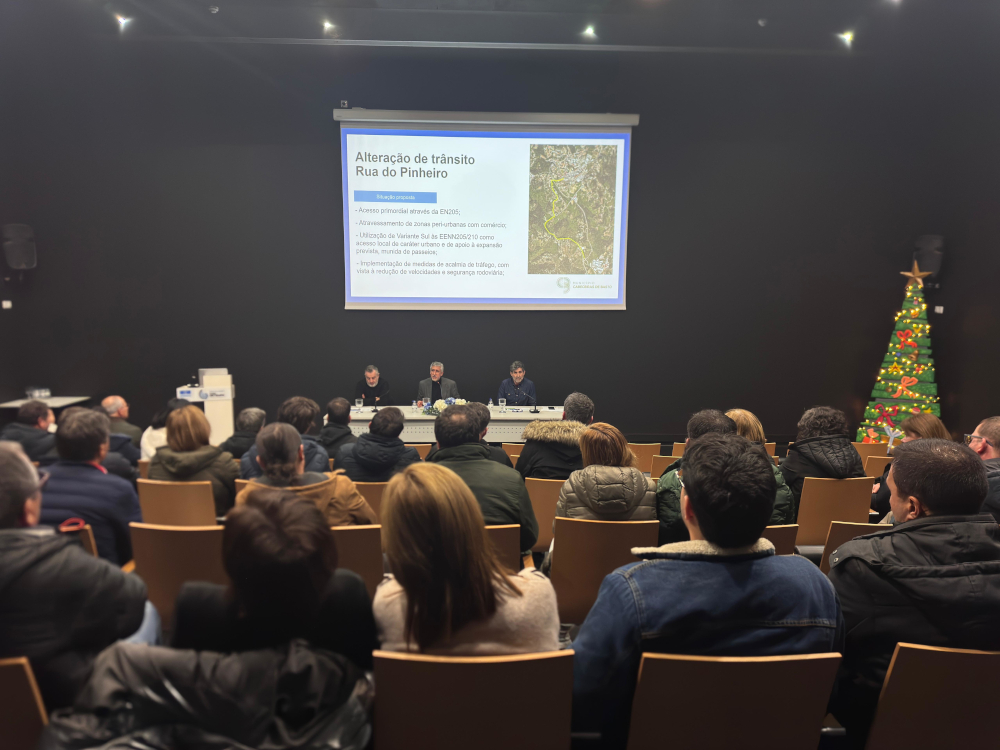 Rua do Pinheiro: alteração ao sentido de trânsito