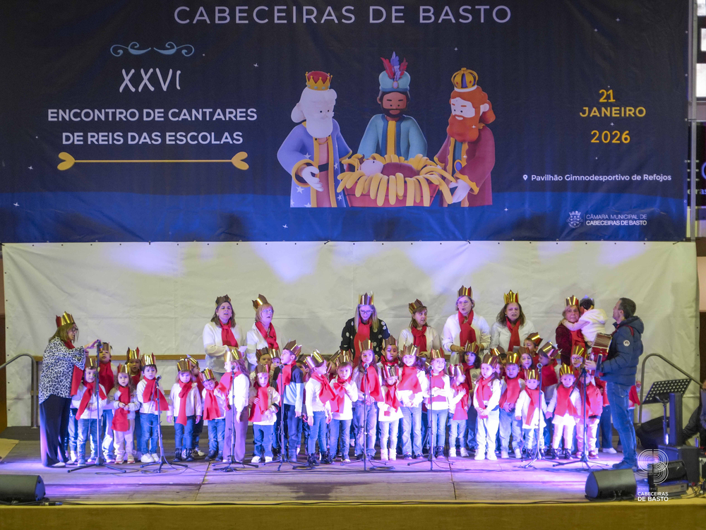Escolas cantaram os Reis