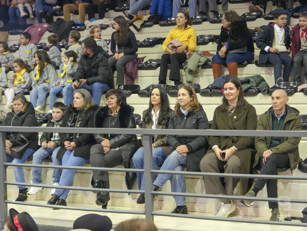 Escolas cantaram os Reis