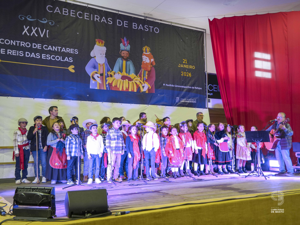 Escolas cantaram os Reis